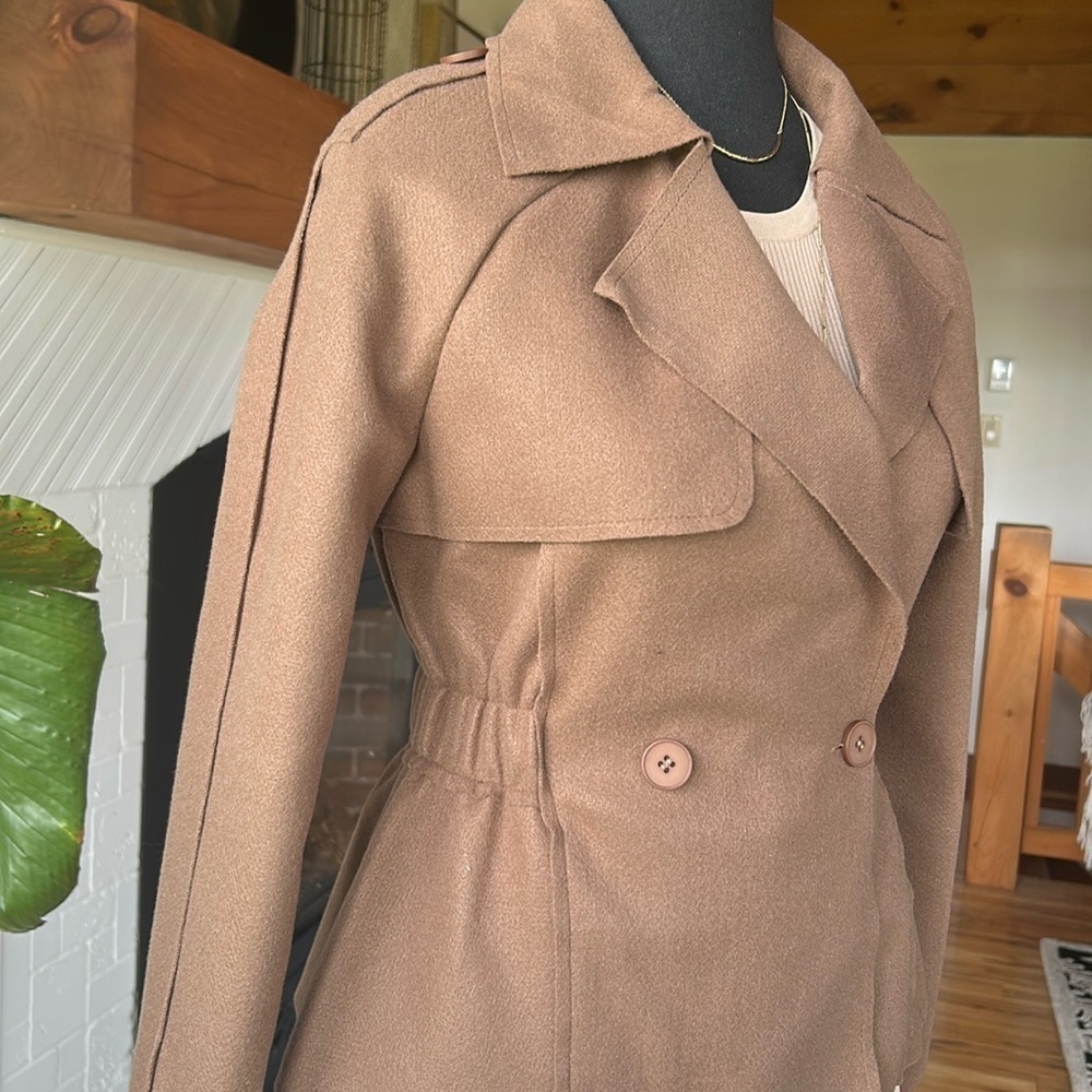 Cinched Waist Trench coat for Women - Picture 4 of 11